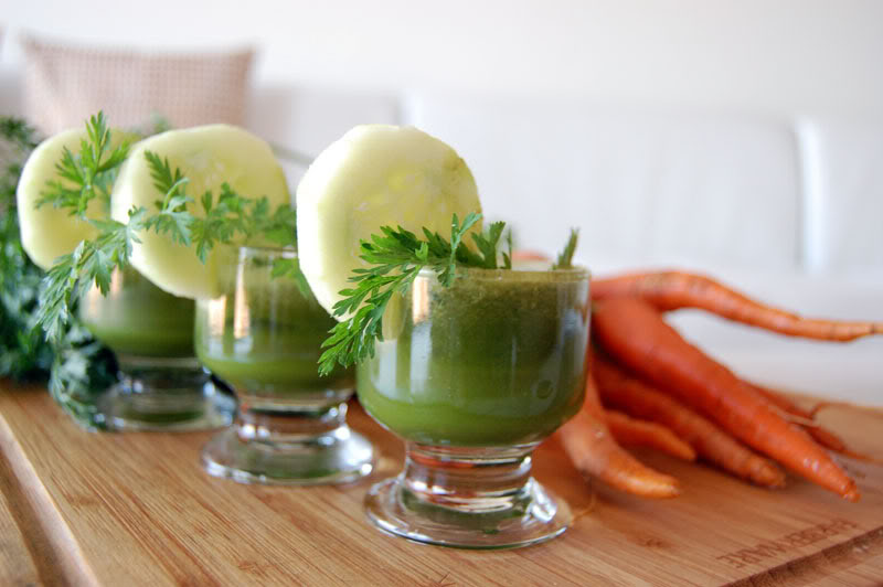 Green Juice Recipe with Carrot, Cucumber,  Tomato, Spinach, Dill and Jalapeño