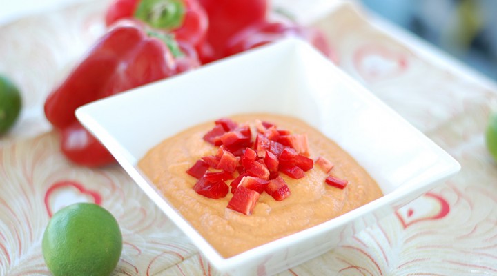 The Global Girl Raw Food Recipes: Spicy Raw Vegan Hummus with juicy red bell pepper, lime and Moroccan harissa. Oil free, low fat and super delicious!