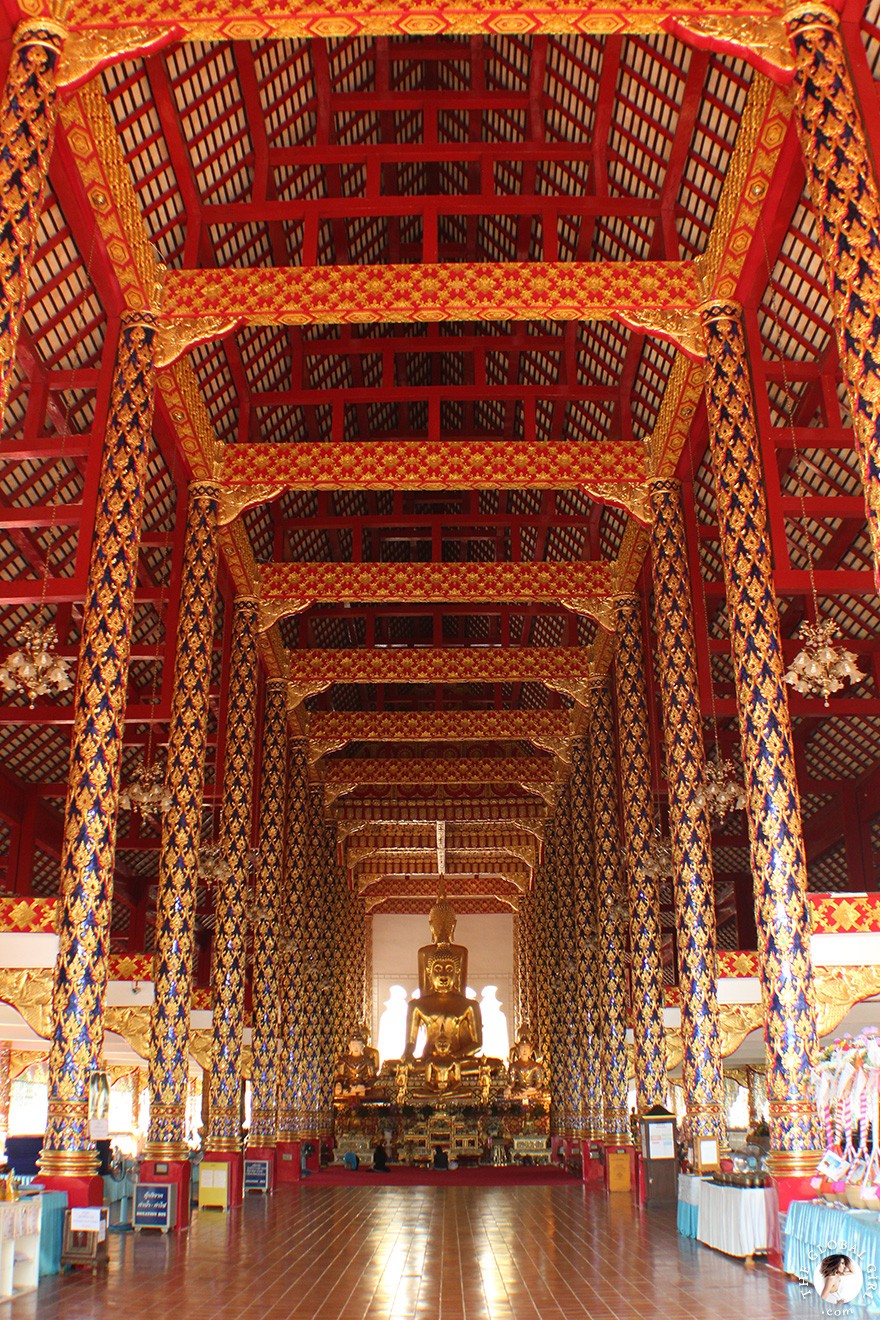 The Global Girl Travels: The Royal Temple of Wat Suan Dok in Chiang Mai. One of Thailand's most beautiful sacred sites.